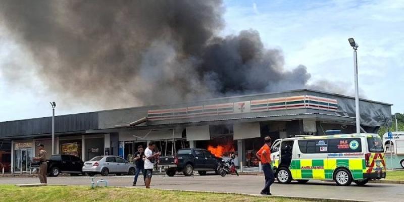 Columna de humo en Tailandia