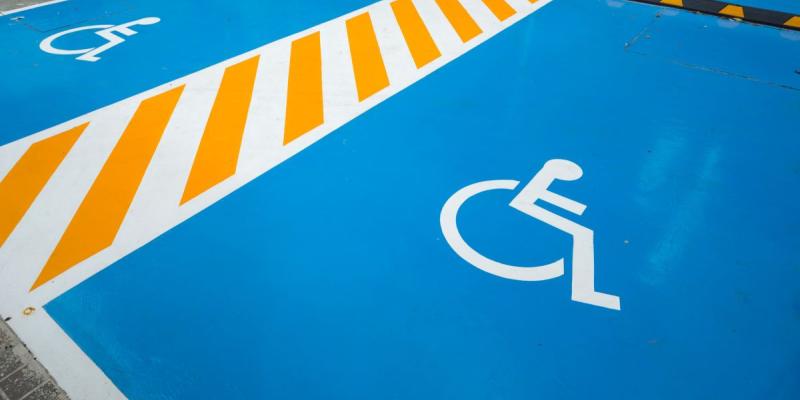 Plazas de aparcamiento reservadas para personas con discapacidad 