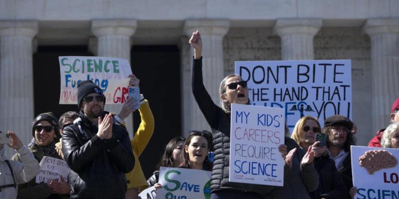 El Gobierno apoya a los investigadores internacionales