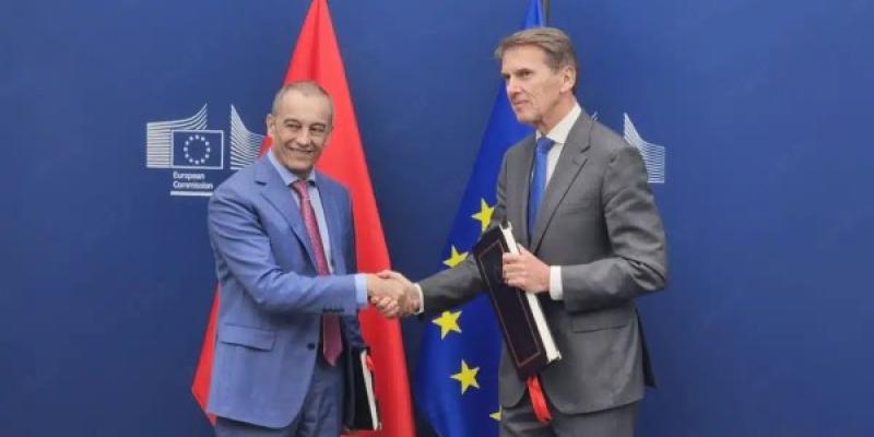 Así se realizó la firma del acuerdo comercial en Bruselas
