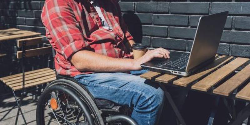 Personas con discapacidad y la brecha digital con el uso de Internet