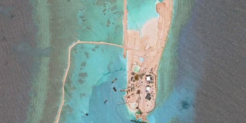 Una de las islas artificiales creadas por Vietnam