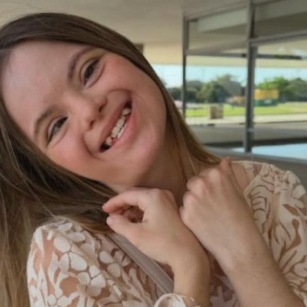 Vitória Mesquita, influencer con síndrome de Down