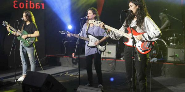 Directo de Hinds en la Sala la Riviera organizado por Radio 3