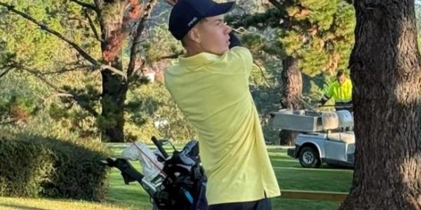 Javier de Bethencourt jugando al golf