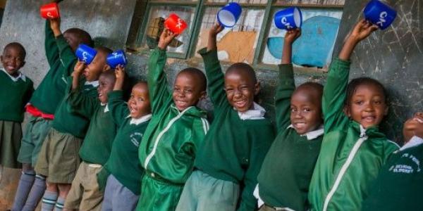 Escolares de Kenya que se alimentan con Mary's Meals | Foto de Mary's Meals