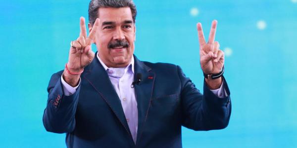 El presidente de Venezuela, Nicolás Maduro, durante su programa semanal de televisión "Con Maduro +", el 26 de mayo de 2025, en Caracas.
