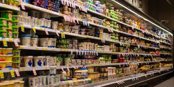 Una cámara frigorífica de los yogures que encontramos en el supermercado