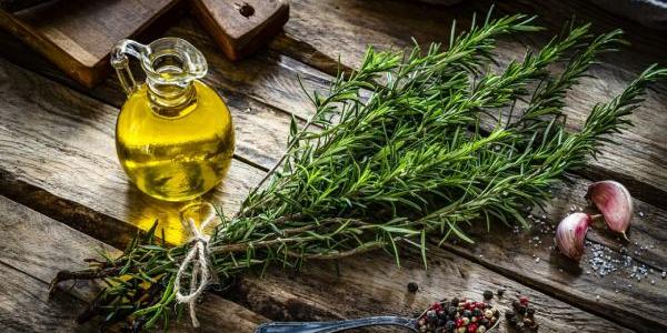 Aceite de oliva y hierbas