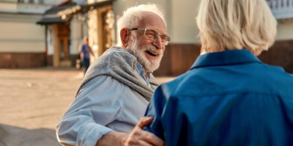 Hombre con alzhéimer