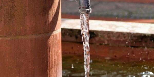 Beber agua del grifo en países exóticos