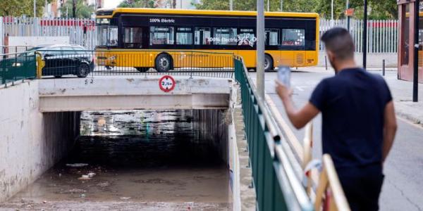 Una tromba de agua obliga a varios rescates en Molina de Segura (