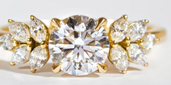 Anillo de compromiso con diamantes de 2 quilates