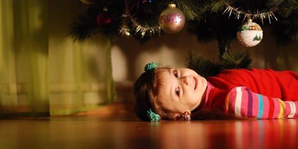 Niña celebrando la llegada del Año Nuevo 2026 / Pixabay