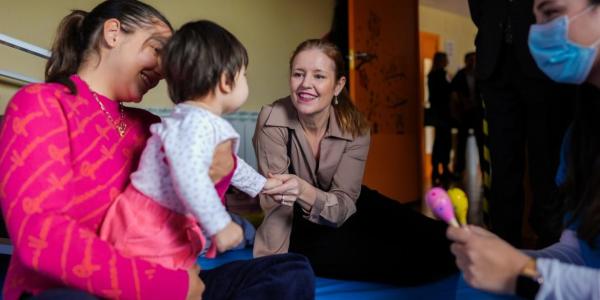 Dávila durante su visita | Foto de la Comunidad de Madrid