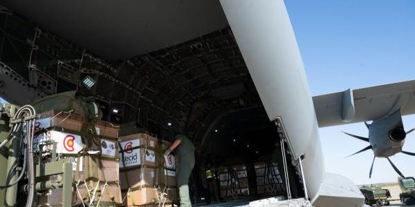 Aviones cargados con ayuda humanitaria para el pueblo palestino