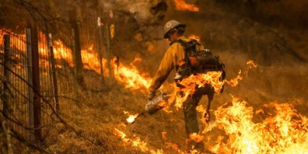 California se enfrenta a su mayor incendio