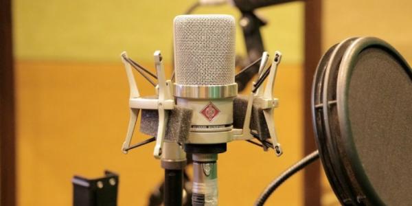 Micrófono del estudio de doblaje 