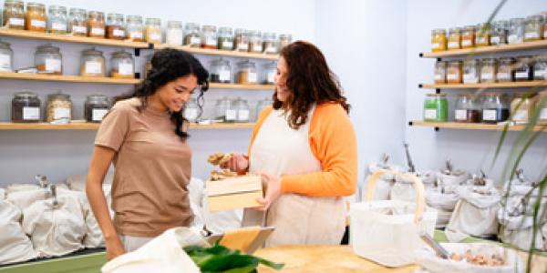 El comercio presencial pierde potencia