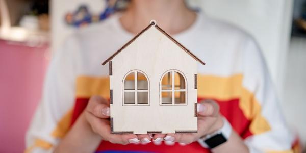 Imagen sobre comprar una casa