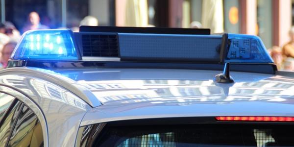 Luces de un coche policial