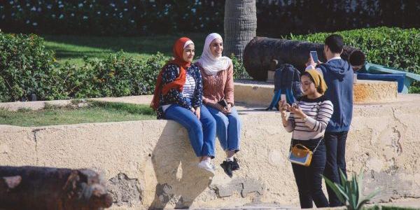 Jóvenes con hiyab que podrían sufrir violencia