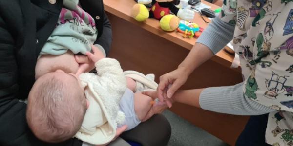 Vacunación de un bebé