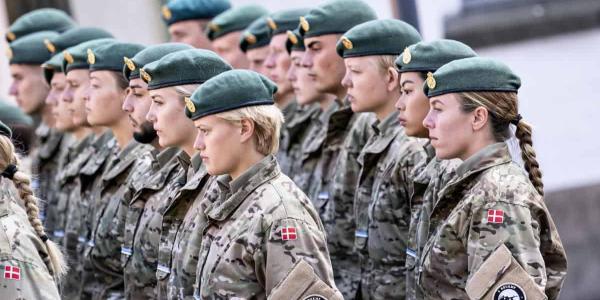 Dinamarca contará con servicio militar obligatorio para mujeres
