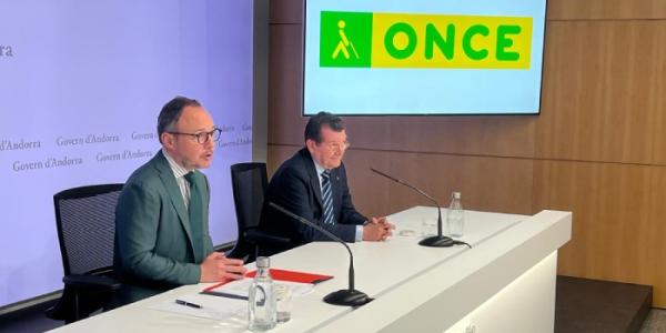 Xavier Espot y Ángel Sánchez, durante la presentación de los acuerdos