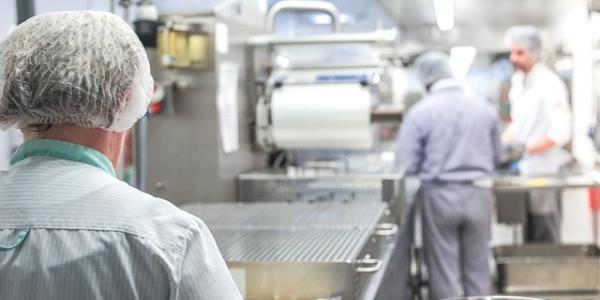 Trabajadores en una fábrica