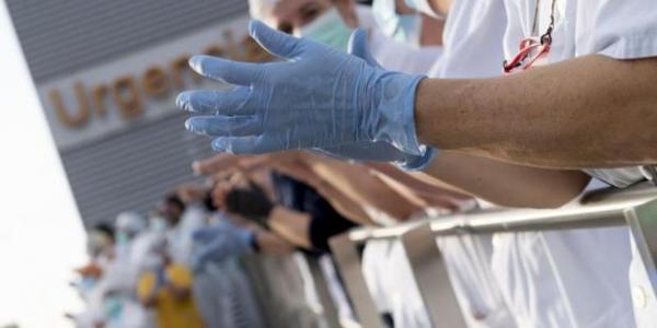 Socio-sanitarios se someten a un ensayo clínico