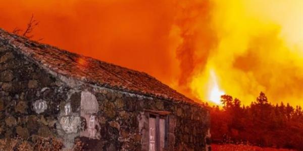 Volcán de Cumbre Vieja, sigue así de activo cinco semanas después.