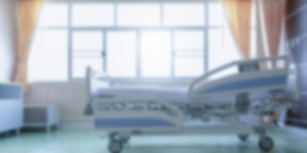 Una habitación de hospital vacía 