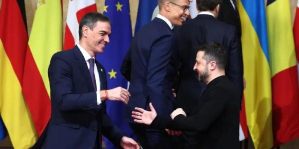 El presidente español, Pedro Sánchez y el presidente ucraniano, Volodímir Zelensk