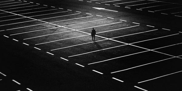 Espacios de parking en un aeropuerto