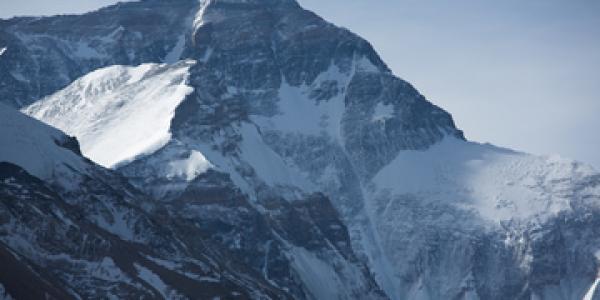 El Everest no para de crecer