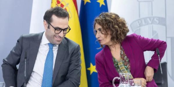 María Jesús Montero y Carlos Cuerpo