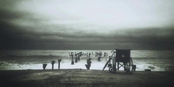 Silla de ruedas en la playa