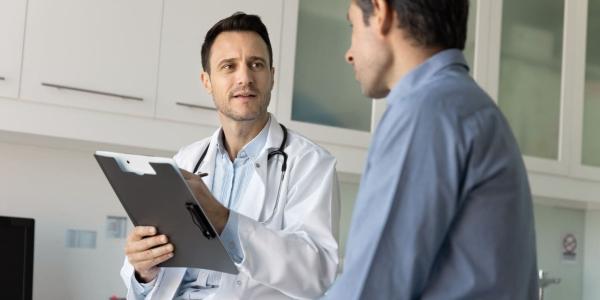 Perito médico en juicio de incapacidad permanente.