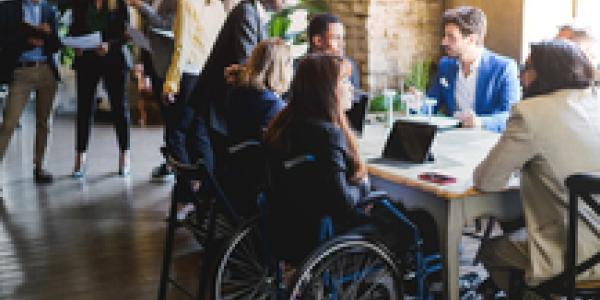 Inclusión socio laboral entre jóvene