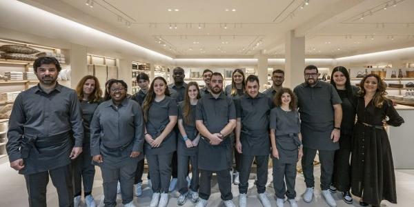 Plantilla de la tienda For&From inaugurada en 2025 en Oporto 