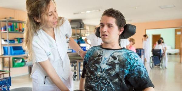 Persona con lesión medular.