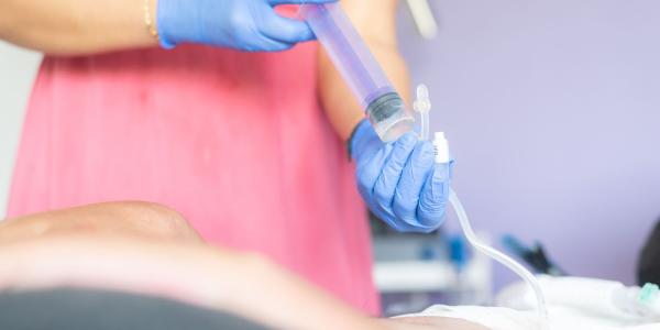 Paciente recibiendo tratamiento. La Ley ELA necesita de cumplimiento serio