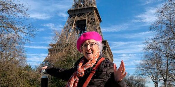 María ha viajado a París a sus 91 años y ha podido cumplir su sueño