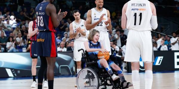 María, jugadora en silla de ruedas, en el partido Real Madrid-Baskonia 