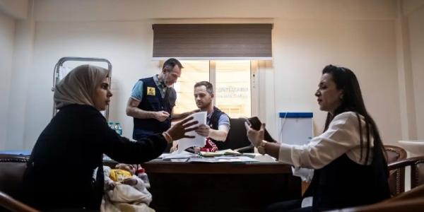 Labores de evacuación de menores desde El Cairo