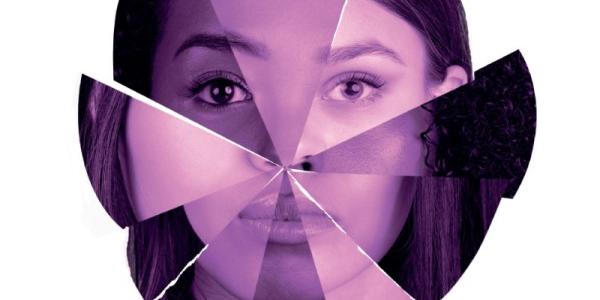 Cara de una mujer migrante rota como si fuesen cristales representando la violencia de género