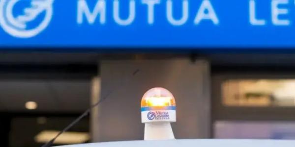 Mutua Levante apuesta por la seguridad vial de la baliza inteligente