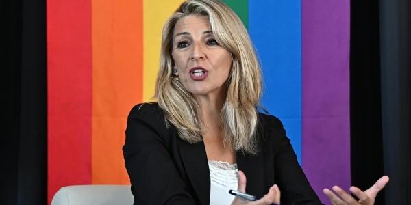 Sumar quiere una ley para documentos oficiales y el respeto a la diversidad