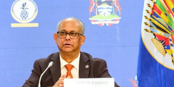 El secretario general, Albert Ramdin